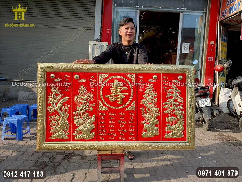 tranh đồng n&ecirc;n treo tại kh&ocirc;ng gian sang trọng